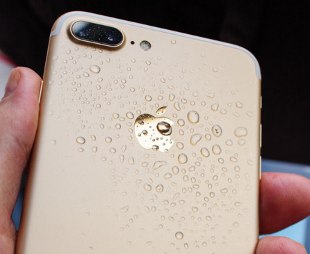 手机屏幕上是否有水滴